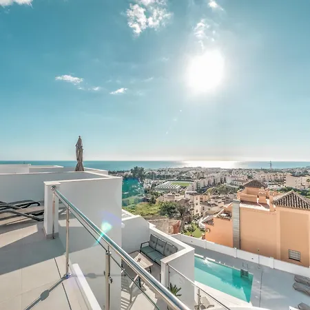 Luxurious Townhouse With View, 3 Terraces And Pool * ネルハ
