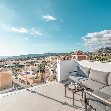 Luxurious Townhouse With View, 3 Terraces And Pool 別荘 ネルハ