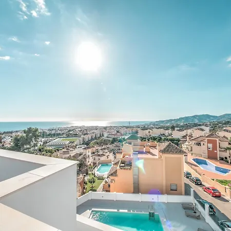 Luxurious Townhouse With View, 3 Terraces And Pool